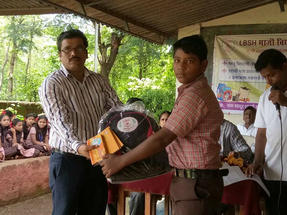 A Helping Hand To Needy Students [ 24-6-2017]